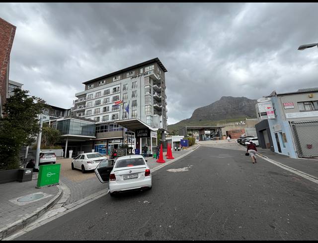 133M² OFFICE TO LET IN WOODSTOCK